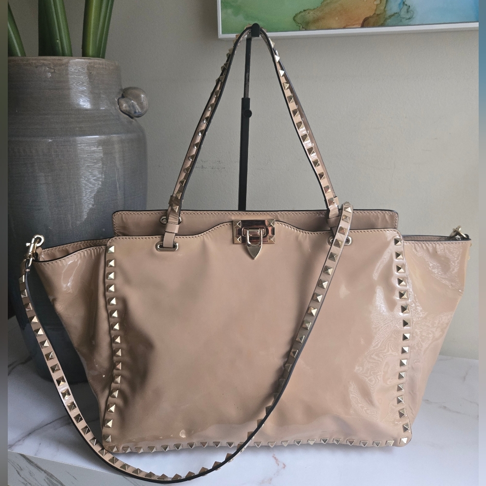Valentino Garavani Rockstud Patent Leather Shoulder 2-Way Medium Bag